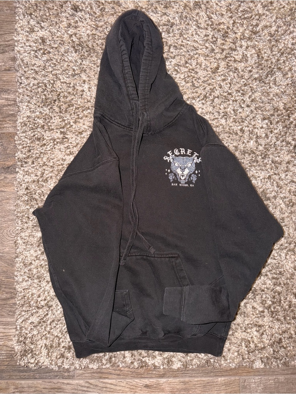 Black Graphic Pullover Hoodie Sweatshirt - Unbranded